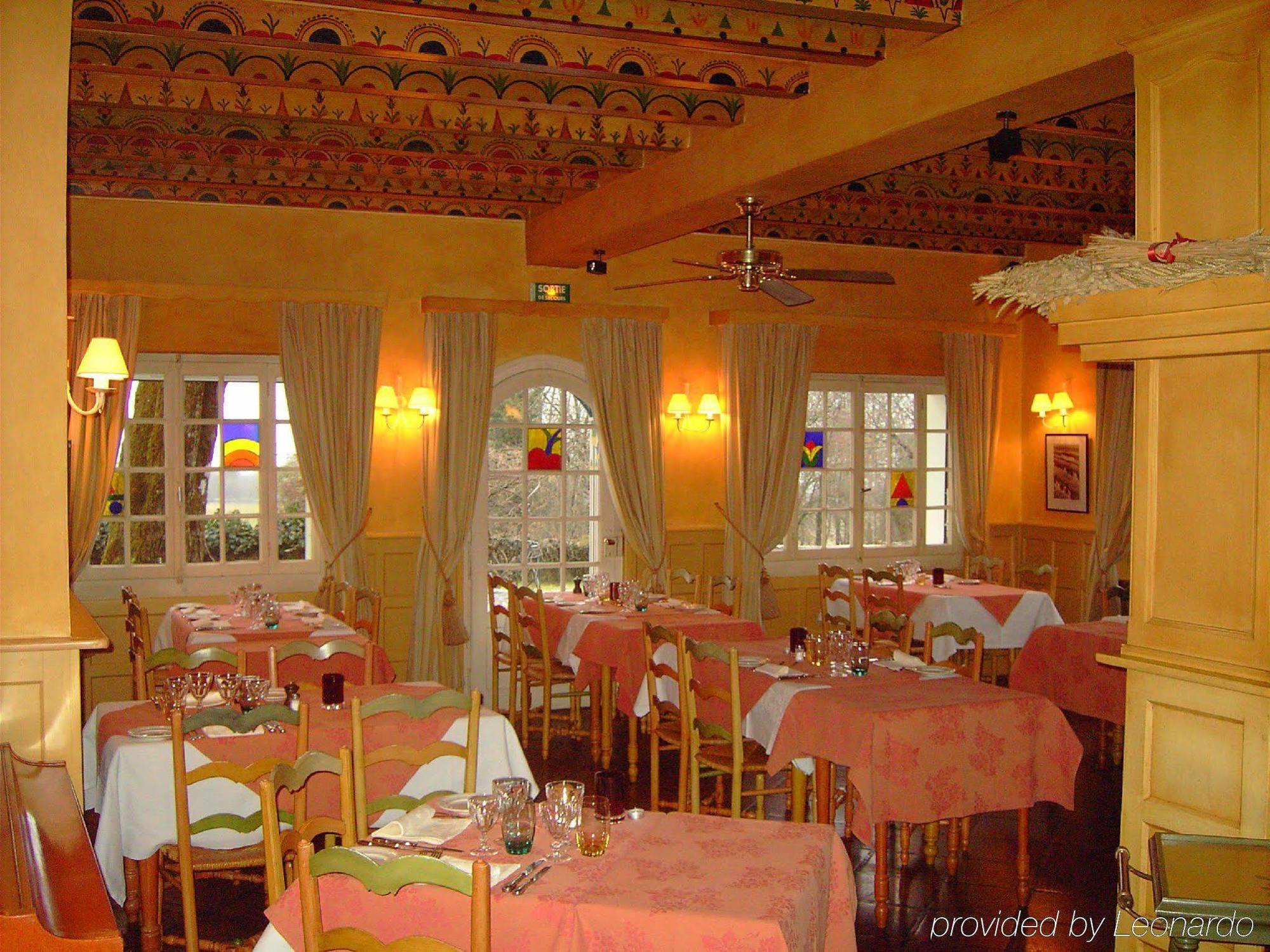 Auberge Des Chasseurs Échenevex Restauracja zdjęcie